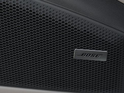 Used 2025 Porsche Macan 4 Electric image 10