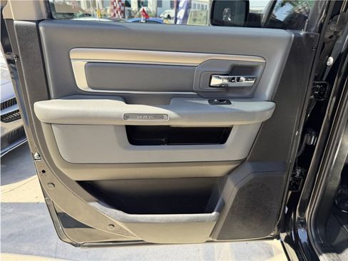 Used 2019 RAM 1500 Classic SLT w/ Luxury Group AWD/4WD image 19
