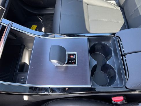 New 2026 Land Rover Range Rover Velar Dynamic SE image 20