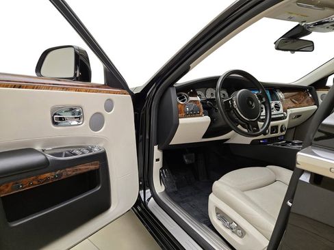 Used 2017 Rolls-Royce Ghost image 15