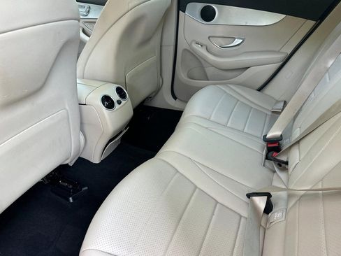 Used 2019 Mercedes-Benz GLC 350e 4MATIC image 15