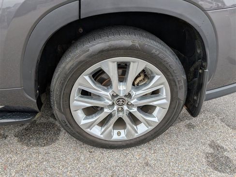 Used 2021 Toyota Highlander Limited image 31