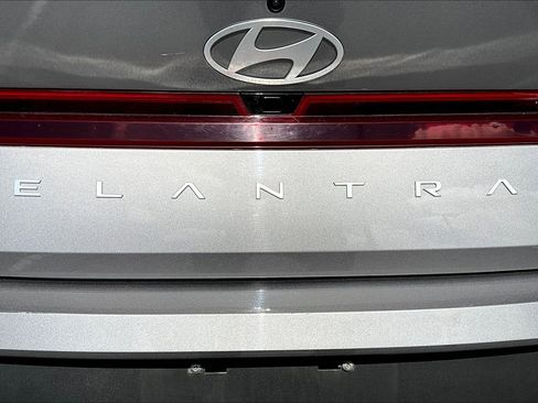 Used 2024 Hyundai Elantra SEL FWD image 23