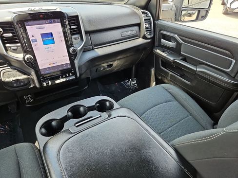 Used 2025 RAM 2500 Big Horn AWD/4WD image 12