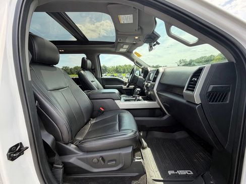Used 2019 Ford F150 Lariat w/ Equipment Group 502A Luxury AWD/4WD image 13