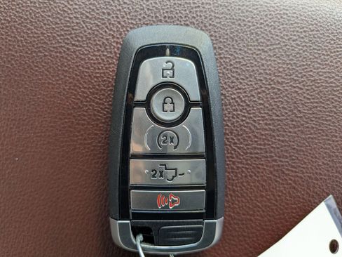 Used 2023 Ford F150 Lariat image 31