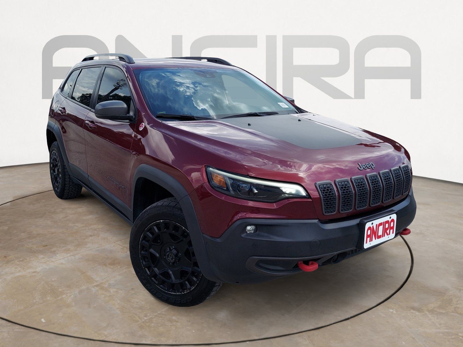 Used 2019 Jeep Cherokee Trailhawk AWD/4WD image 4
