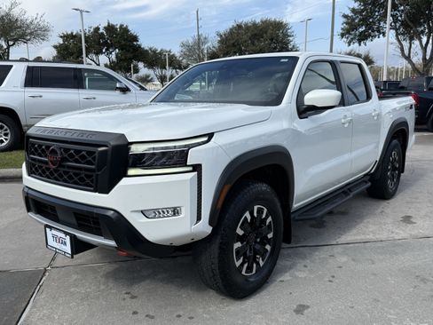 Used 2024 Nissan Frontier PRO-4X image 9