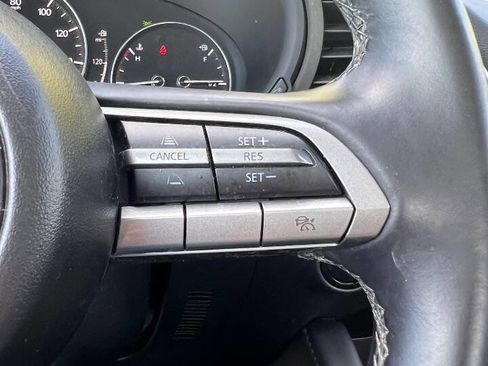 Used 2022 MAZDA MAZDA3 s image 21