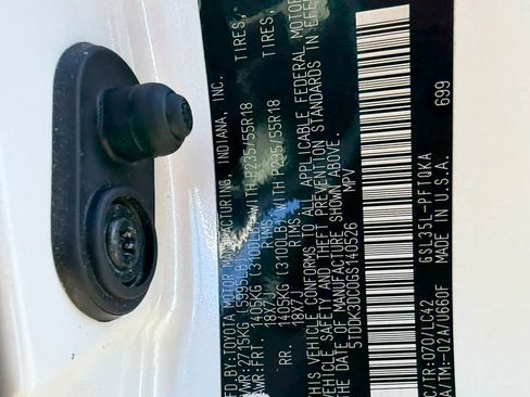 Used 2016 Toyota Sienna XLE w/ XLE Navigation Package image 35