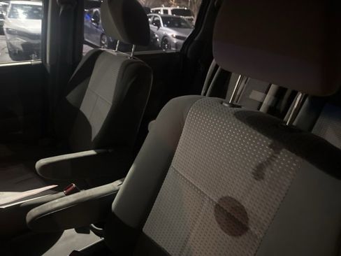 Used 2004 MAZDA MPV LX image 8