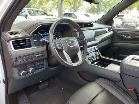 Used 2021 GMC Yukon Denali w/ Denali Ultimate Package image 19