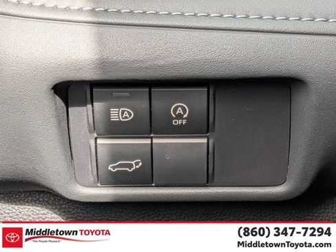 Used 2023 Toyota Highlander XSE AWD/4WD image 14