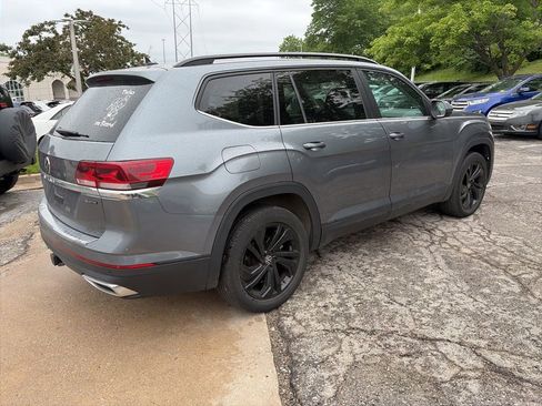 Used 2023 Volkswagen Atlas SE w/ Panoramic Sunroof Package AWD/4WD image 5
