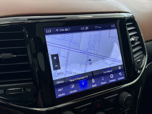 Used 2021 Jeep Grand Cherokee Summit AWD/4WD image 24