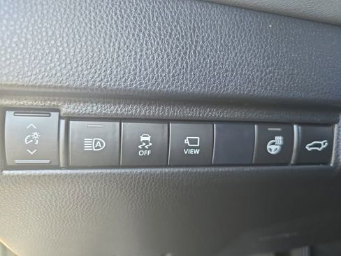 Used 2021 Toyota Venza Limited w/ Advanced Technology Package image 29