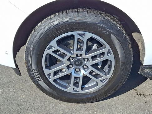 Certified 2025 Ford Expedition Active image 9