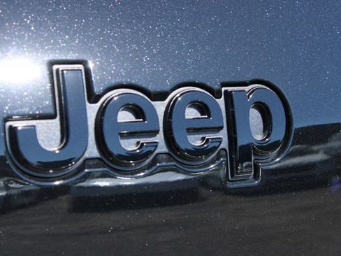 Used 2025 Jeep Grand Cherokee L Altitude AWD/4WD image 6