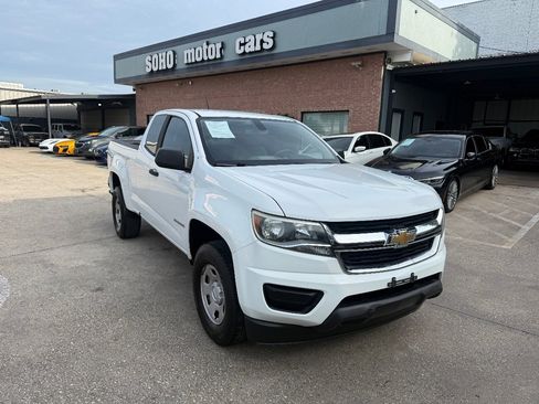 Used 2018 Chevrolet Colorado W/T RWD image 2