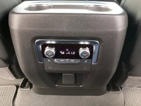 Used 2025 GMC Yukon Denali AWD/4WD image 41