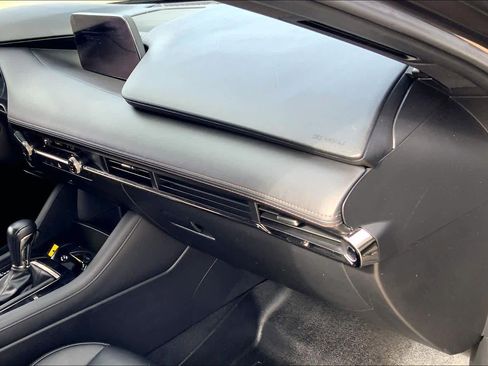 Used 2019 MAZDA MAZDA3 AWD Hatchback w/ Preferred Pkg image 18