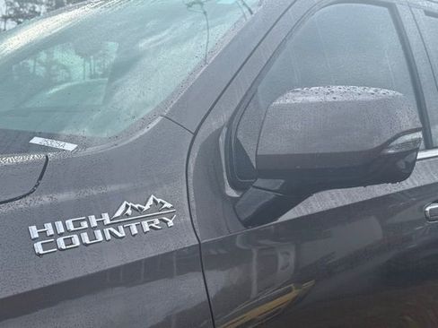 Used 2021 Chevrolet Tahoe High Country w/ Premium Package image 28