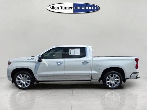 Used 2025 Chevrolet Silverado 1500 High Country AWD/4WD image 6