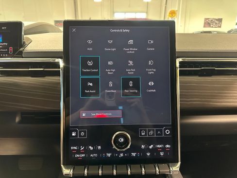 Used 2025 GMC Sierra EV Denali AWD/4WD image 27