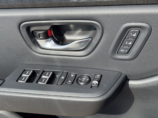 Used 2023 Honda Pilot Elite image 32