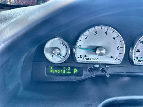 Used 2004 Ford Thunderbird image 23