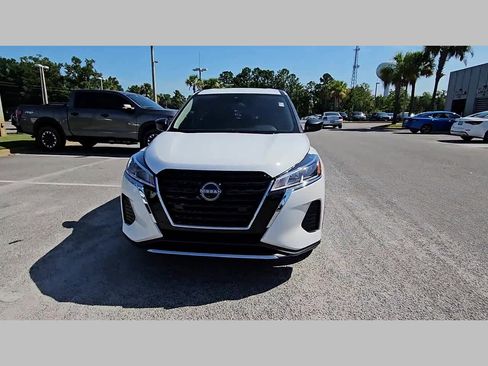 Used 2025 Nissan Kicks Play S image 19