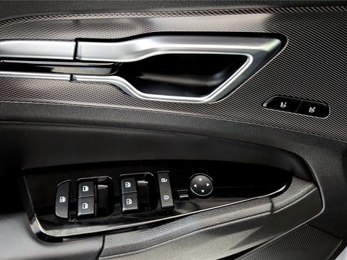 Used 2023 Kia Sportage SX Prestige image 24