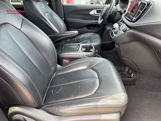 Used 2021 Chrysler Pacifica Touring-L w/ S Appearance Package FWD image 11