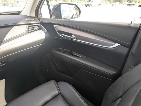 Used 2017 Cadillac XT5 Luxury w/ Driver Awareness Package AWD/4WD image 20
