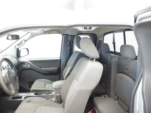 Used 2013 Nissan Frontier SV RWD image 20