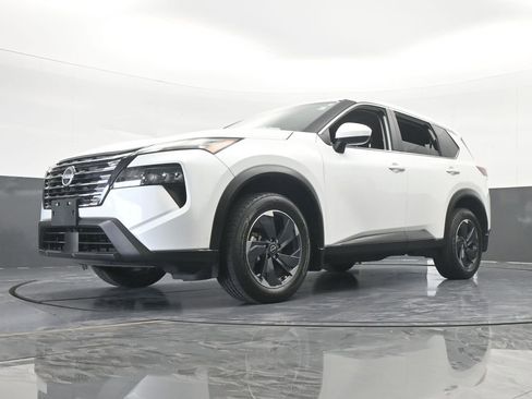 Used 2024 Nissan Rogue SV image 55