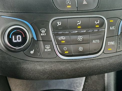 Used 2023 Chevrolet Malibu LT FWD image 19