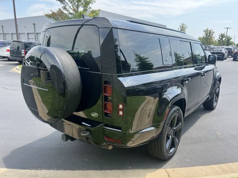 Used 2023 Land Rover Defender 130 X-Dynamic SE AWD/4WD image 7
