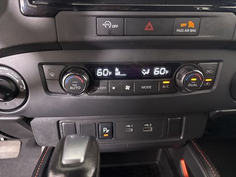 Used 2024 Nissan Frontier PRO-4X w/ Technology Package AWD/4WD image 18