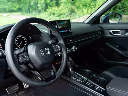 Used 2023 Honda Civic Sport image 16