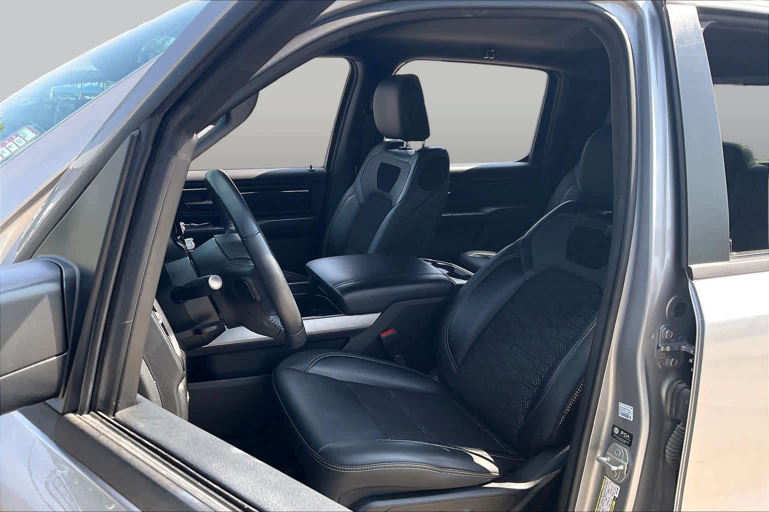 Used 2024 RAM 1500 Big Horn AWD/4WD image 8
