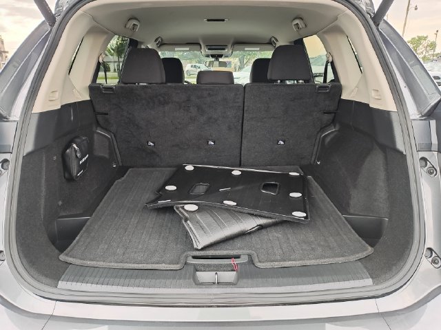 Certified 2025 Nissan Rogue SV AWD/4WD image 9
