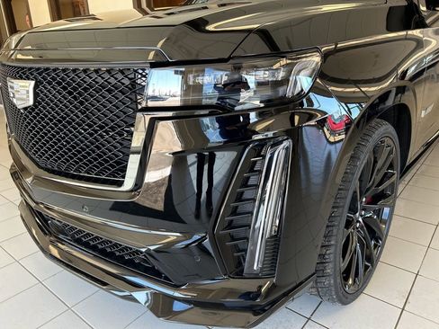 Used 2023 Cadillac Escalade ESV V image 50