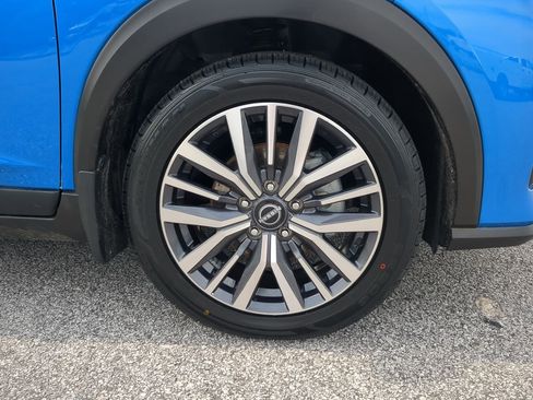 Used 2024 Nissan Kicks SV FWD image 9