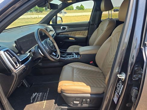 Used 2024 Kia Sorento SX Prestige w/ Olive Brown Leather Package AWD/4WD image 12