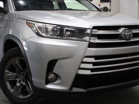 Used 2017 Toyota Highlander Limited image 49