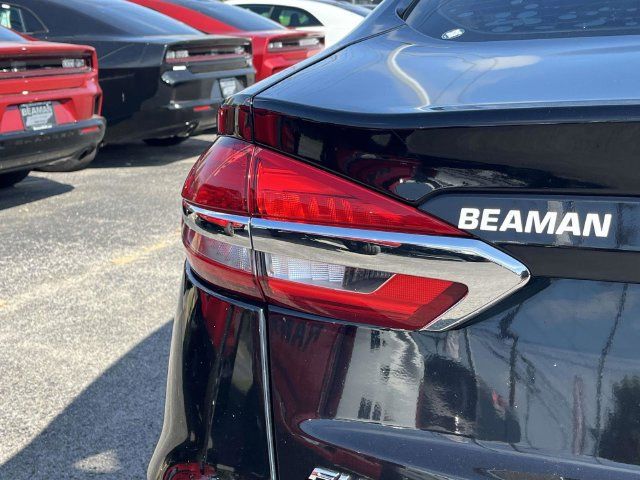 Used 2020 Ford Fusion SE FWD image 10