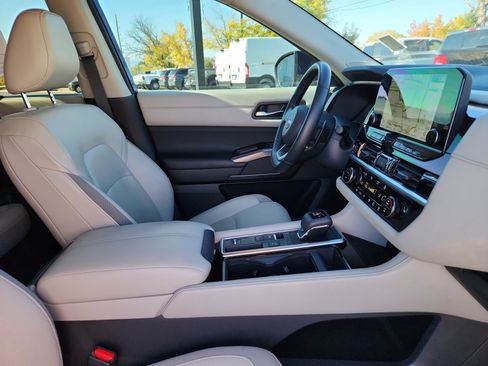 Used 2022 Nissan Pathfinder SL w/ SL Premium Package image 19