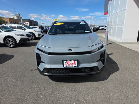 Used 2026 Toyota C-HR AWD/4WD image 5