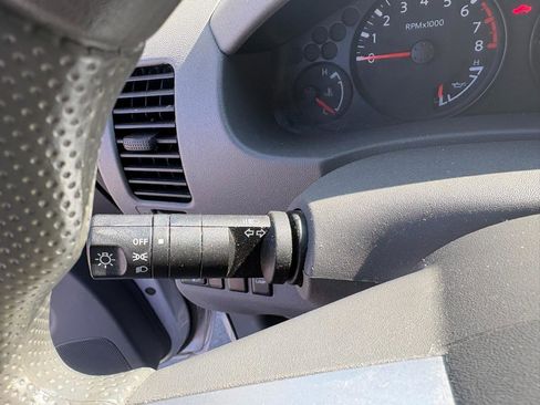 Used 2016 Nissan Frontier SV image 15